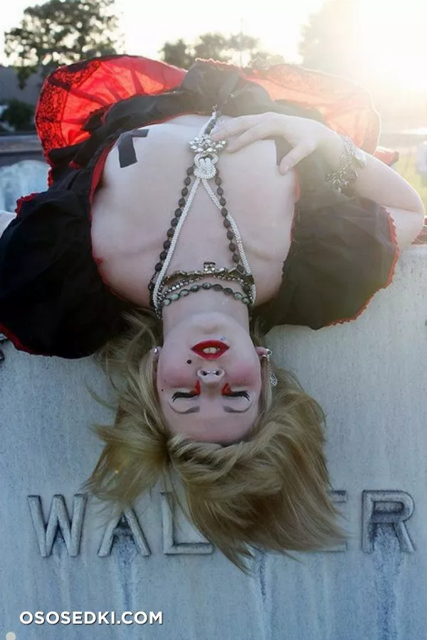 Sarah Rochelle - 64