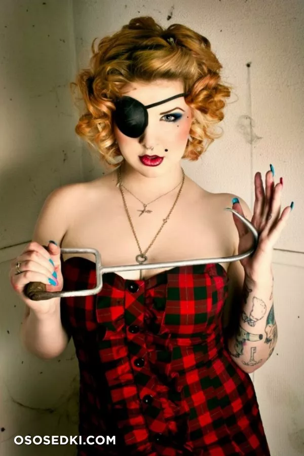 Sarah Rochelle - 67