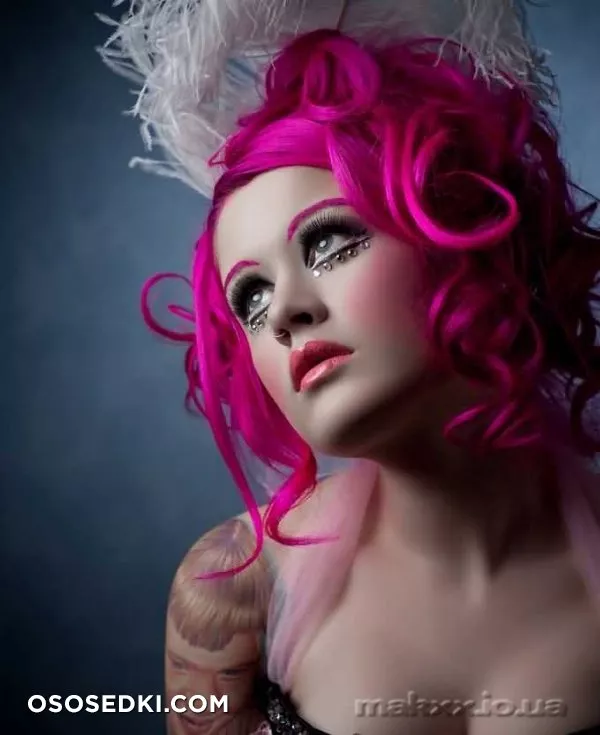 Kelly Eden - 20