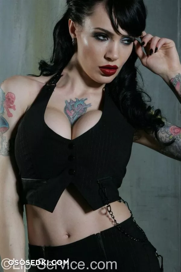Micheline Pitt - 11