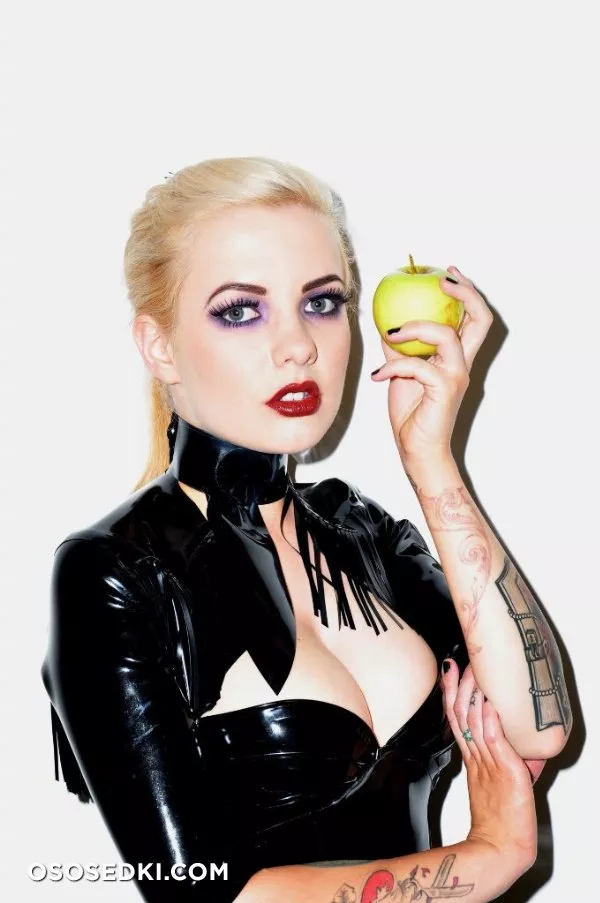 Emily Johnston - 25