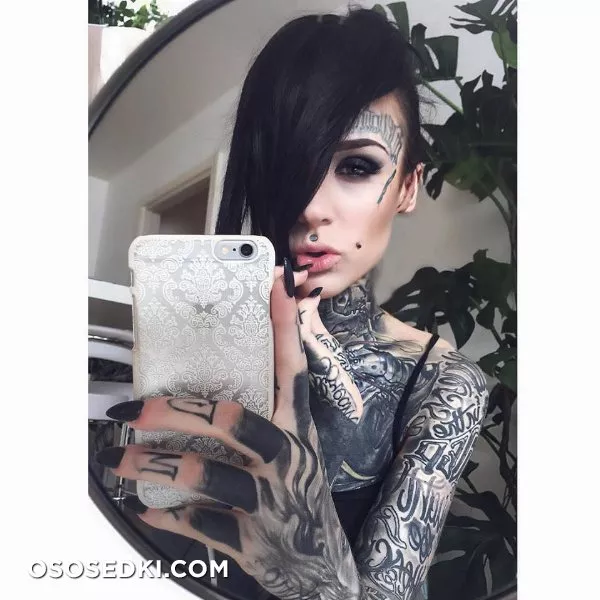 Monami Frost - 100