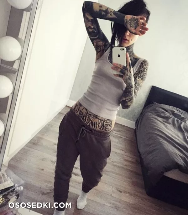 Monami Frost - 212