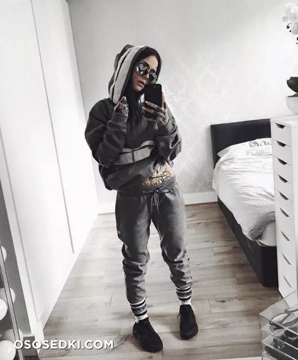 Monami Frost - 380