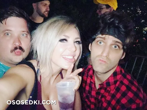 Джессика с людьми без косплея - 88