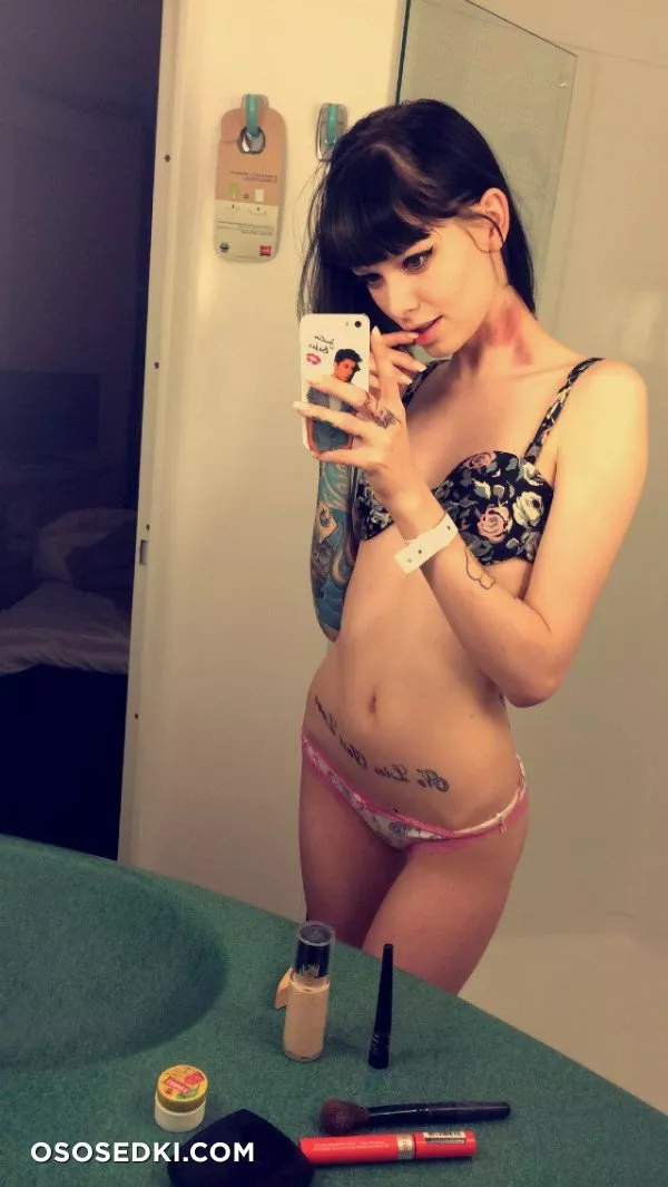 Inked Girls II - 1