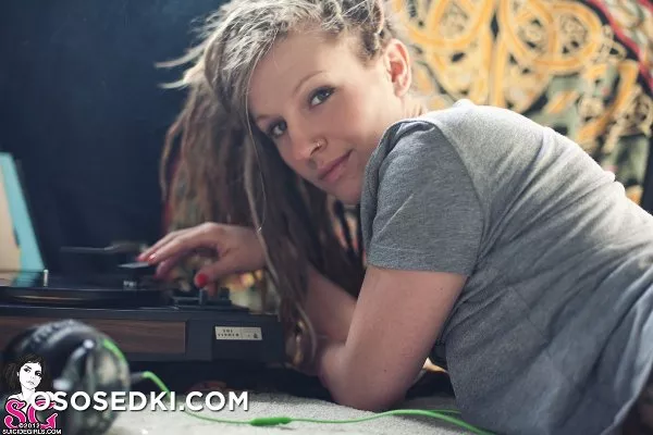 Damsel - Lucy Ford - 6