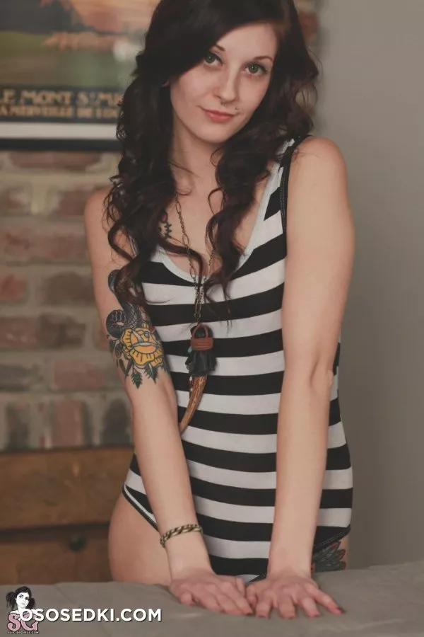 Sairyn - Grayscale - 1