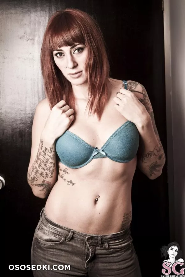 Kellybabydoll - Red Wall Sex - 12