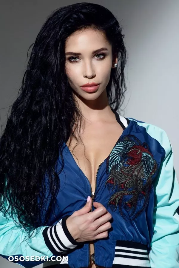 Models: Julia Crow - 35