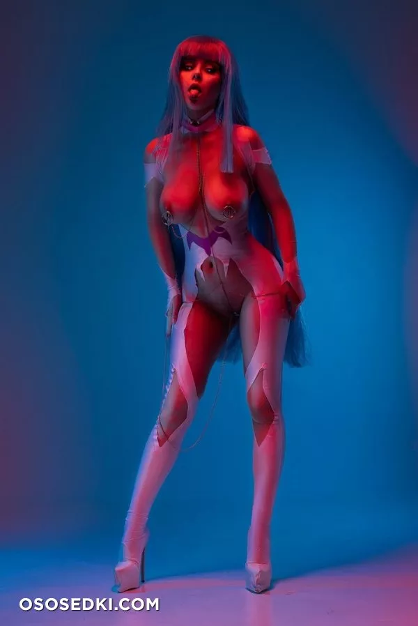 Helly Von Valentine - 307