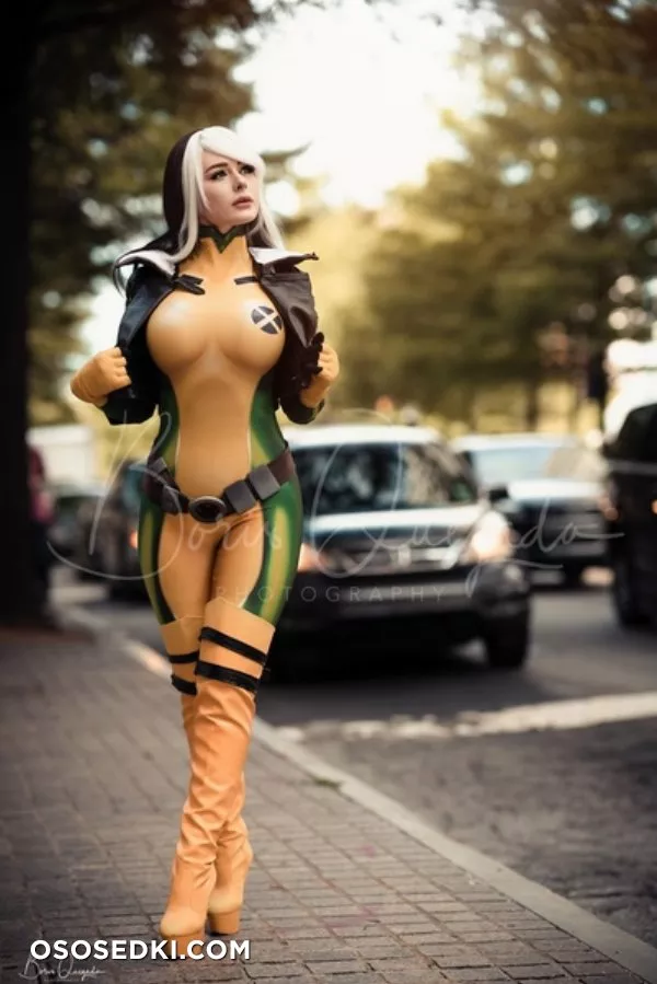 Jenna Lynn Meowri - 1