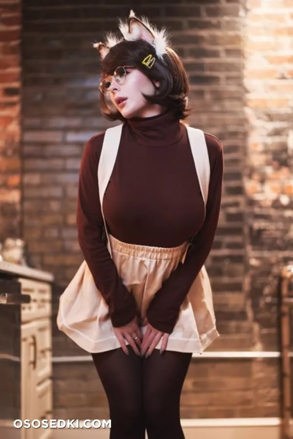 Jenna Lynn Meowri - 19