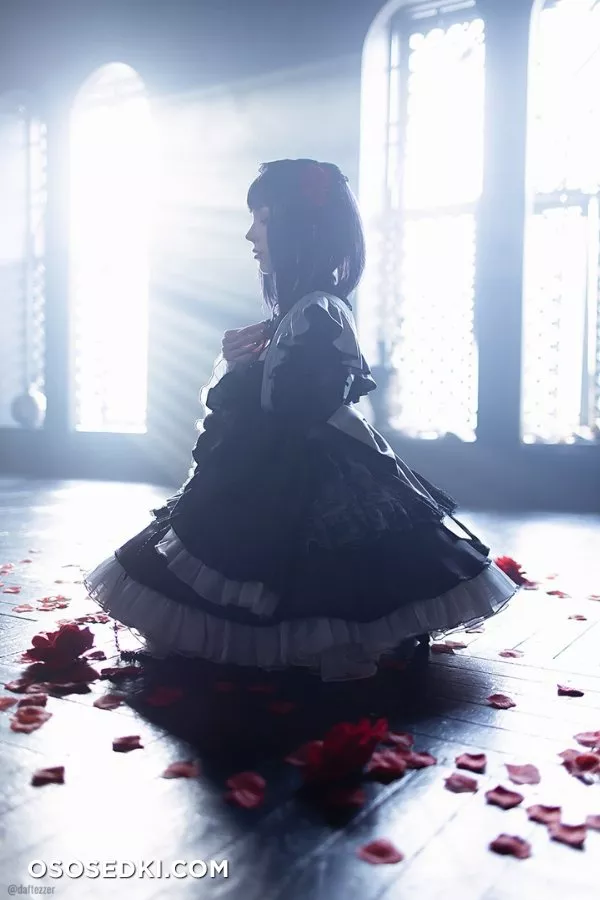 Sono Bisque Doll wa Koi wo Suru - Shizuku Kuroe - 2