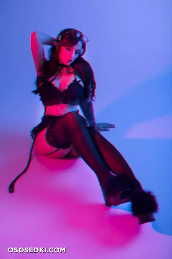 Katyuska Moonfox - erotic patreon cosplay set - 10