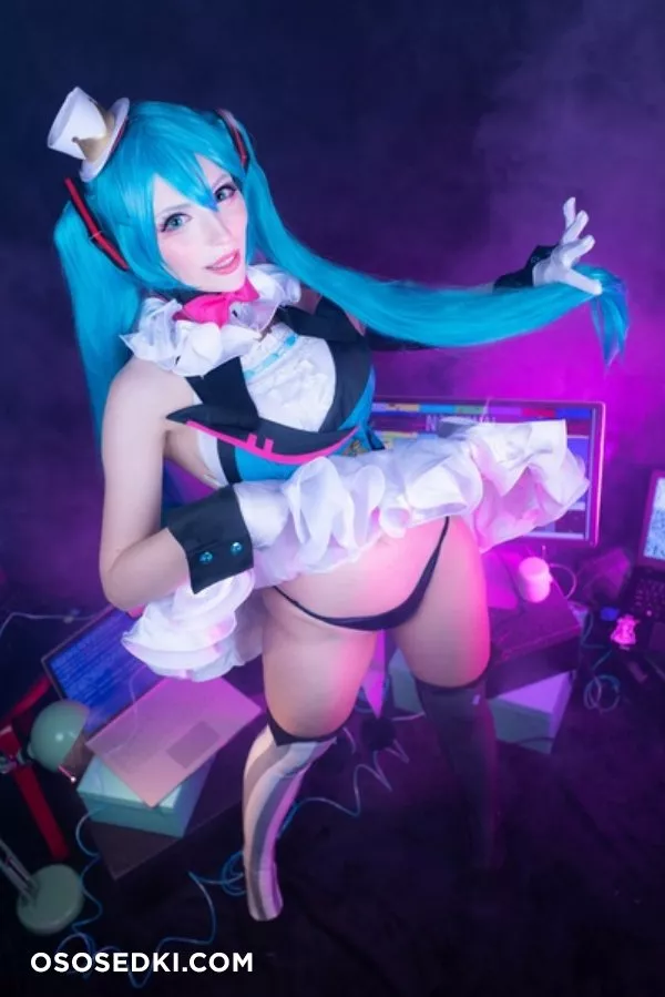 Katyuska Moonfox - erotic patreon cosplay - 36