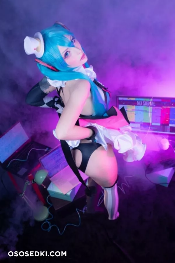 Katyuska Moonfox - erotic patreon cosplay - 38