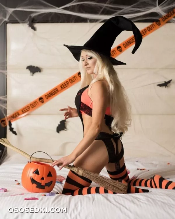 Kate Sarkissian - Halloween erotic patreon cosplay set - 6