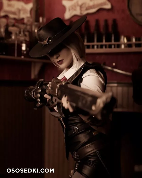 Kate Sarkissian - Ashe erotic patreon cosplay set - 7