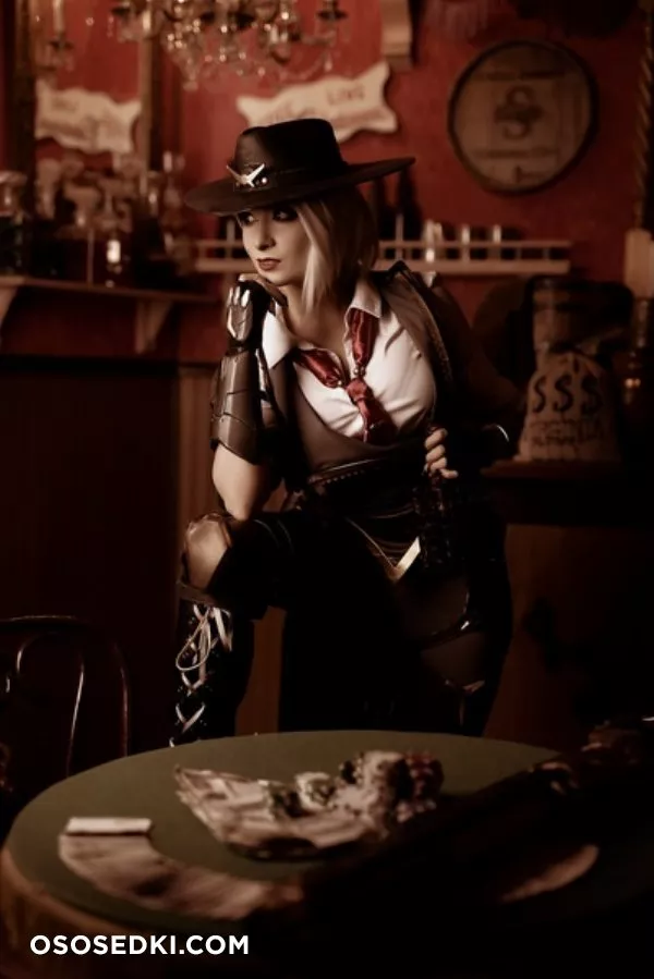 Kate Sarkissian - Ashe erotic patreon cosplay set - 9