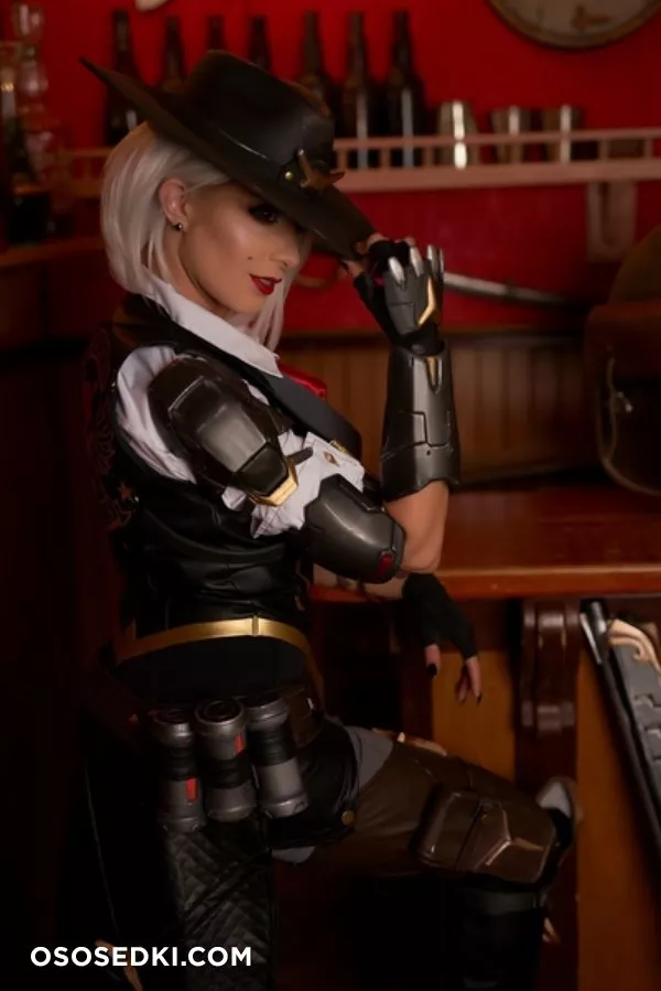 Kate Sarkissian - Ashe erotic patreon cosplay set - 12