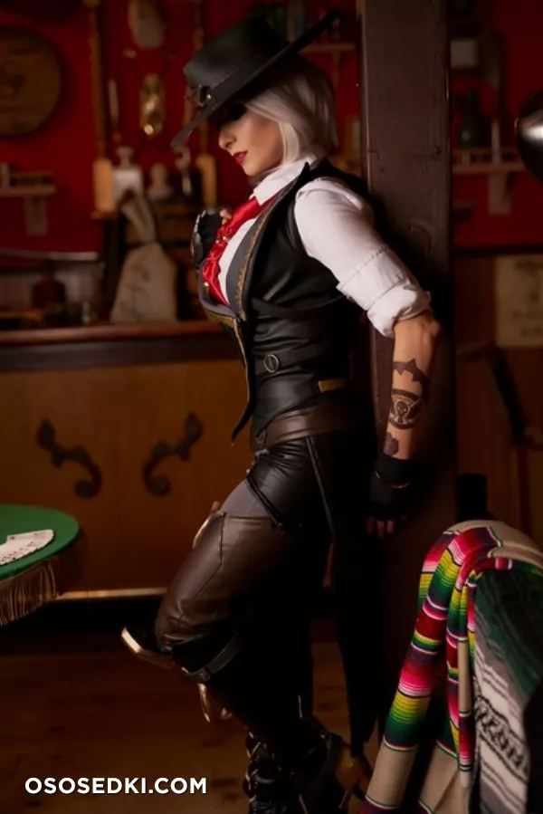 Kate Sarkissian - Ashe erotic patreon cosplay set - 20
