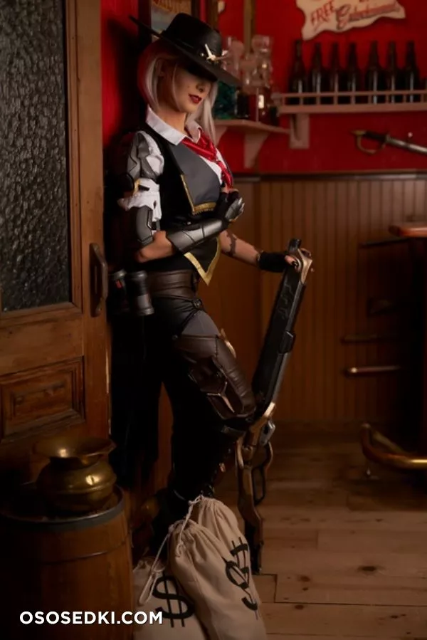 Kate Sarkissian - Ashe erotic patreon cosplay set - 21