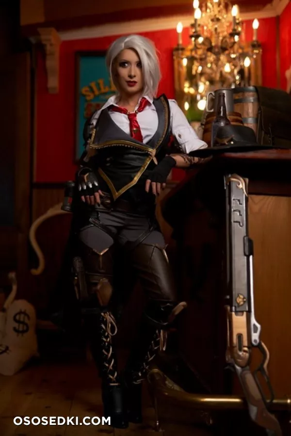 Kate Sarkissian - Ashe erotic patreon cosplay set - 27