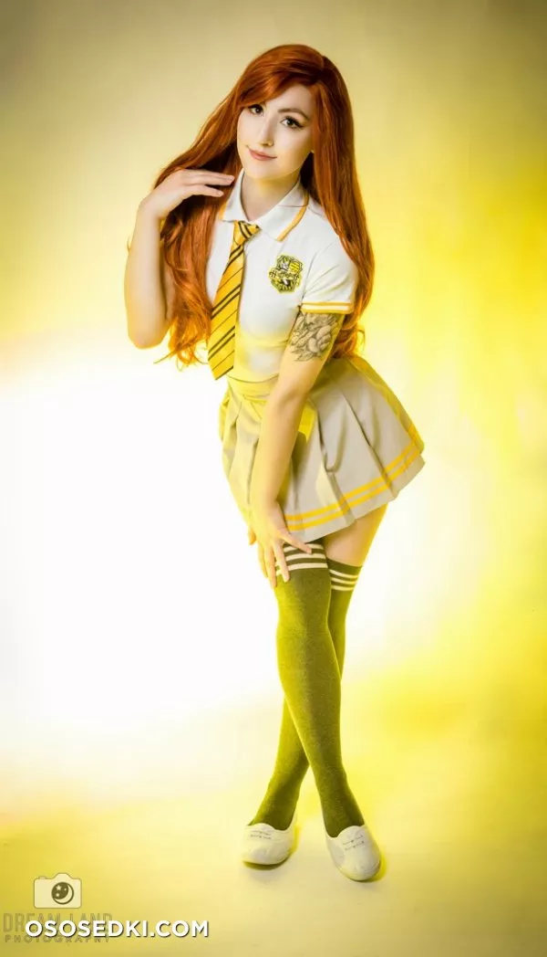 Luxlo cosplay - Hufflepuff Student (Harry Potter) patreon cospla - 1
