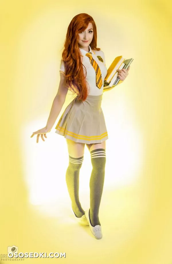 Luxlo cosplay - Hufflepuff Student (Harry Potter) patreon cospla - 9