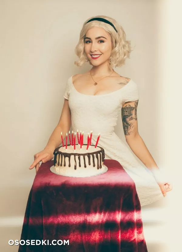 Luxlo - Chilling Adventures of Sabrina cosplay - 4