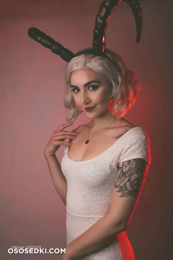 Luxlo - Chilling Adventures of Sabrina cosplay - 10