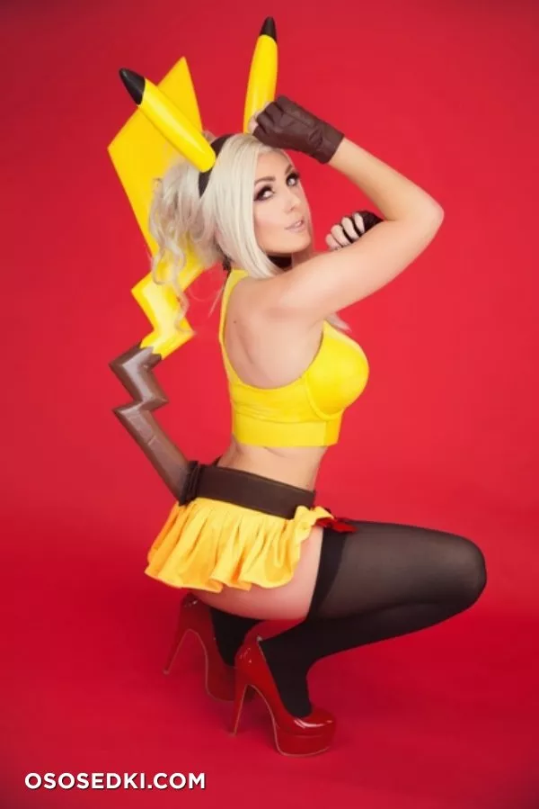 Jessica Nigri - Pikachu (Pokemon) - 8