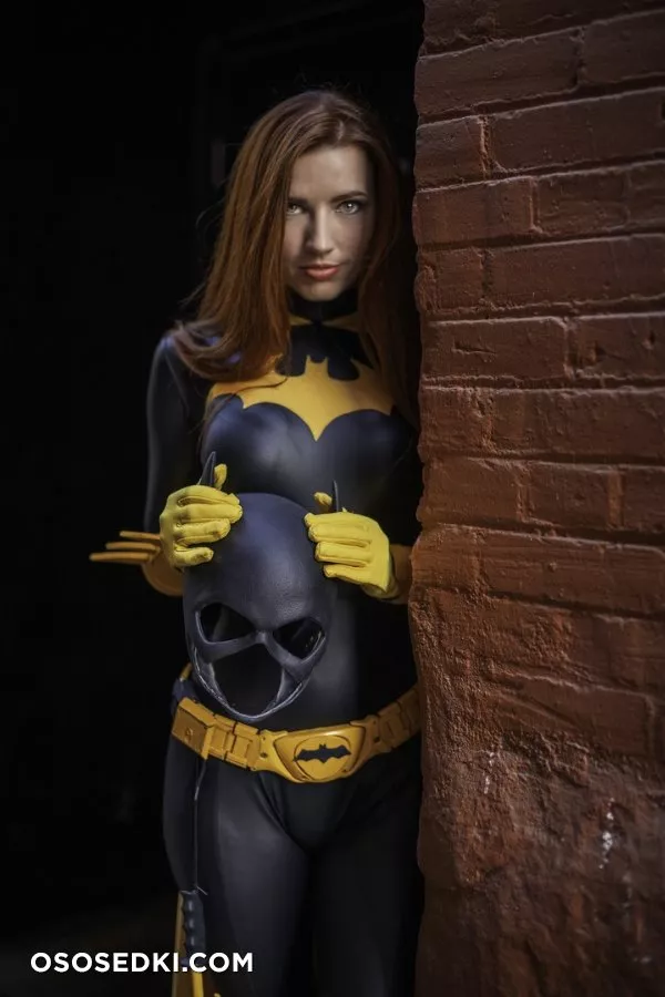 Amanda Lynne - Batgirl cosplay set - 1