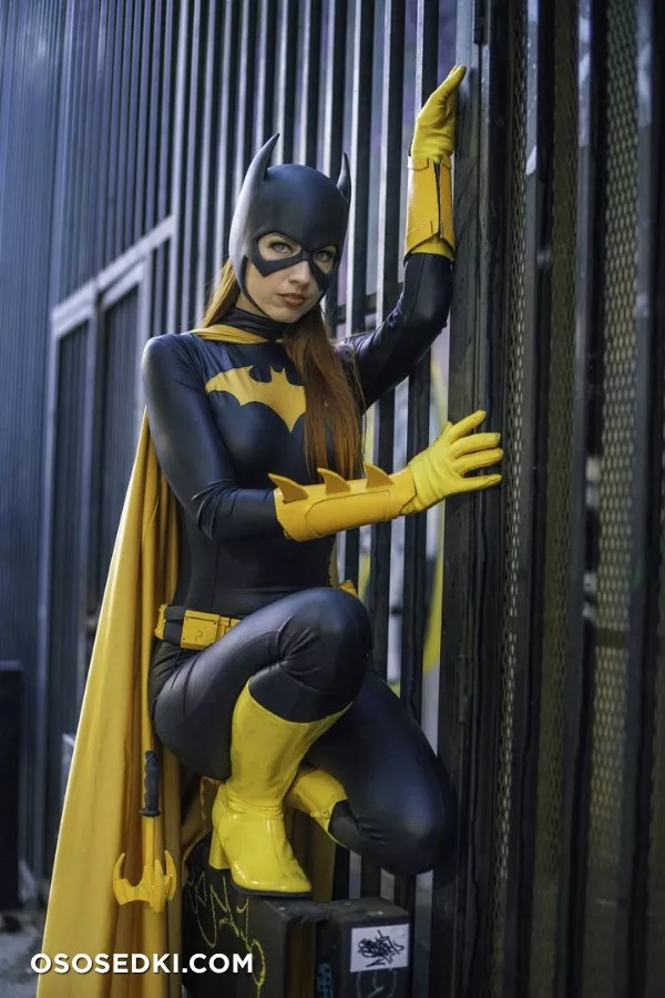 Amanda Lynne - Batgirl cosplay set - 6