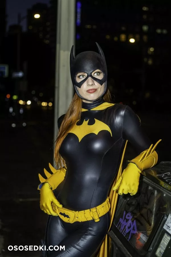 Amanda Lynne - Batgirl cosplay set - 8