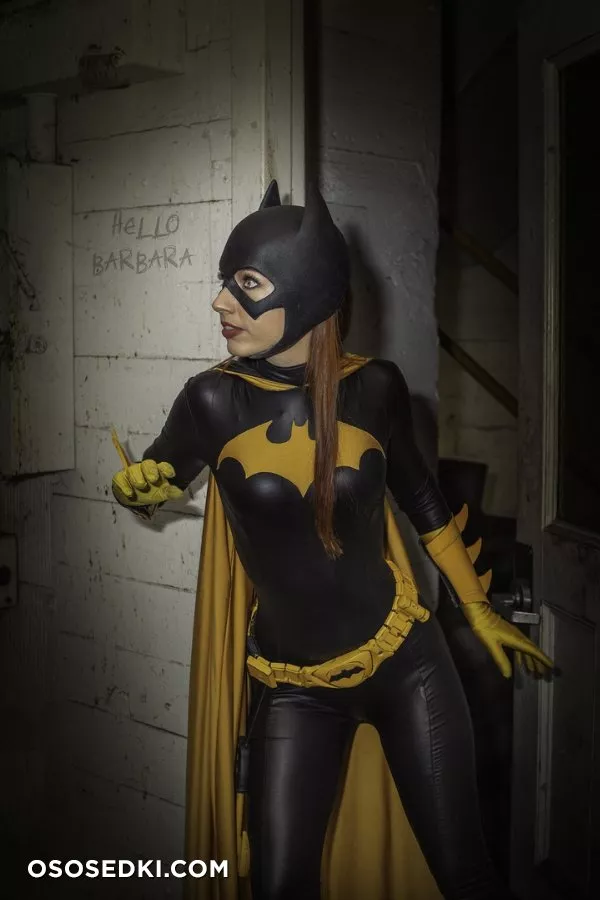 Amanda Lynne - Batgirl cosplay set - 12