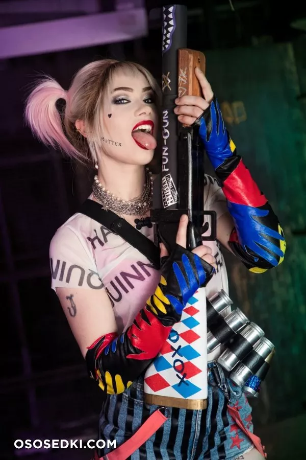 Nichameleon - Harley Quinn patreon cosplay set - 11