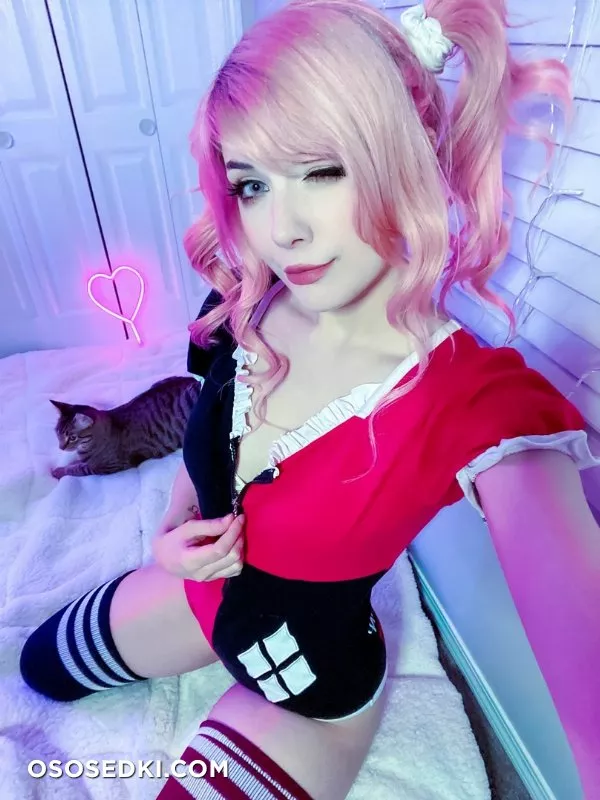 Meggii - Sexy Harley Quinn patreon cosplay set - 6