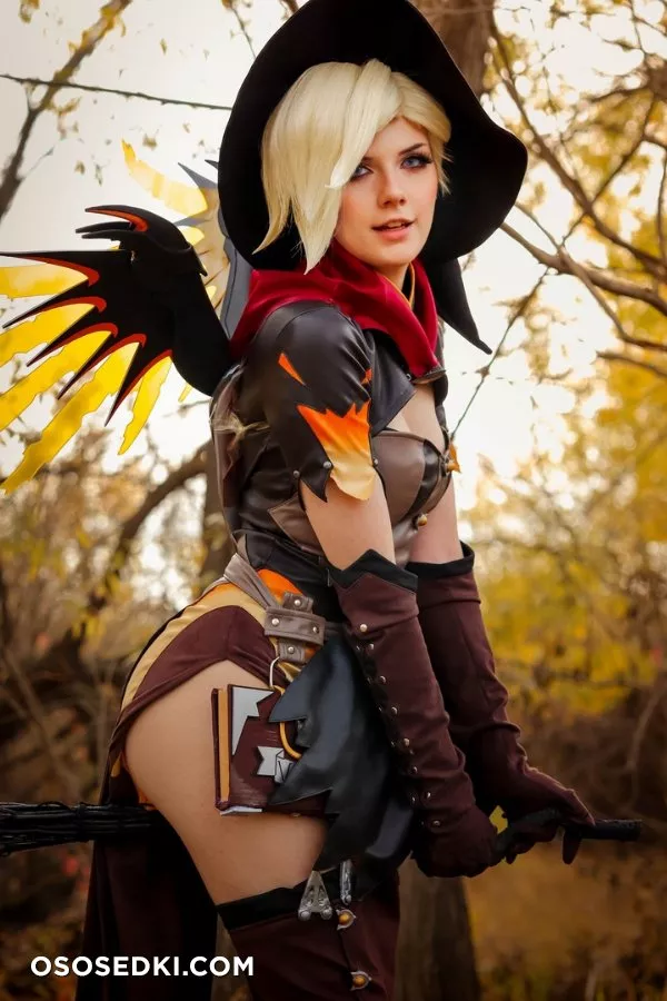 Meggii cosplay - Witch Mercy patreon cosplay set - 9