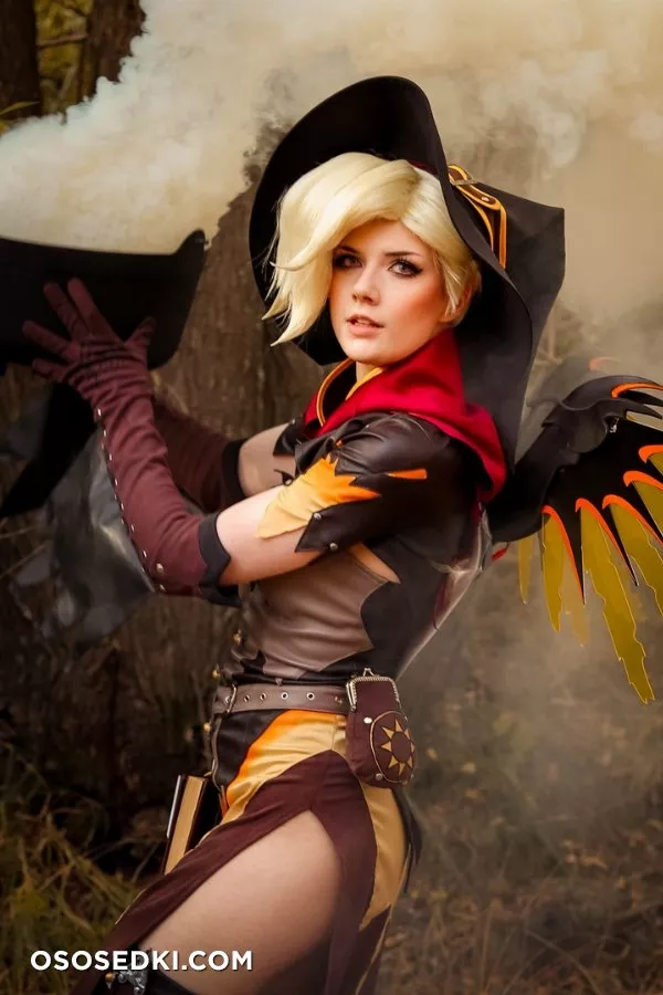Meggii cosplay - Witch Mercy patreon cosplay set - 26