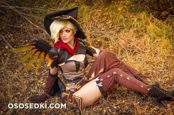 Meggii cosplay - Witch Mercy patreon cosplay set - 30
