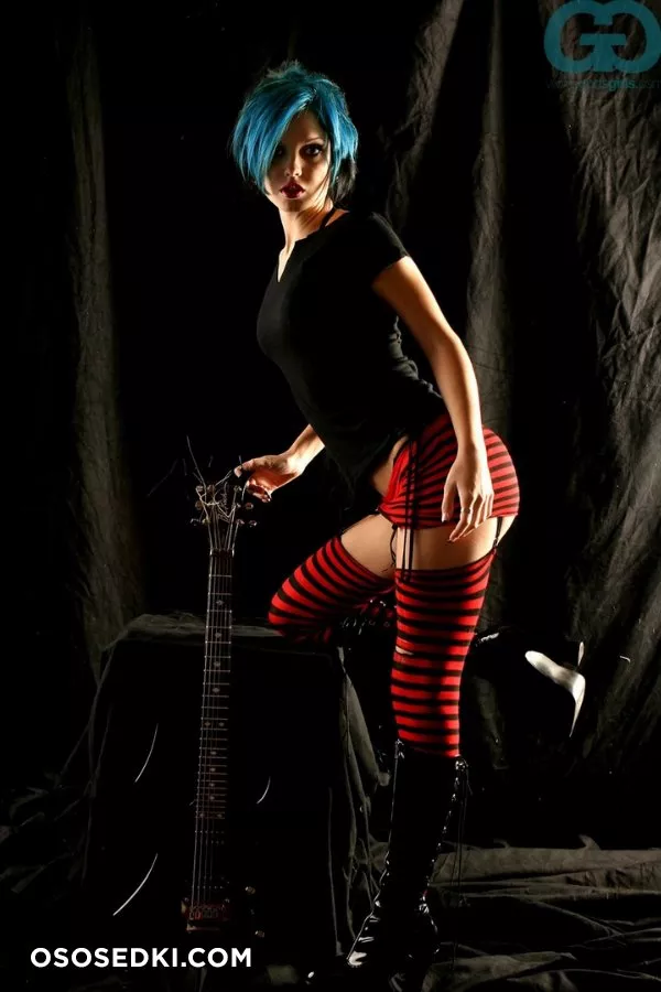 SaraOnTheInternet. Striped Stockings. Guitar - 1