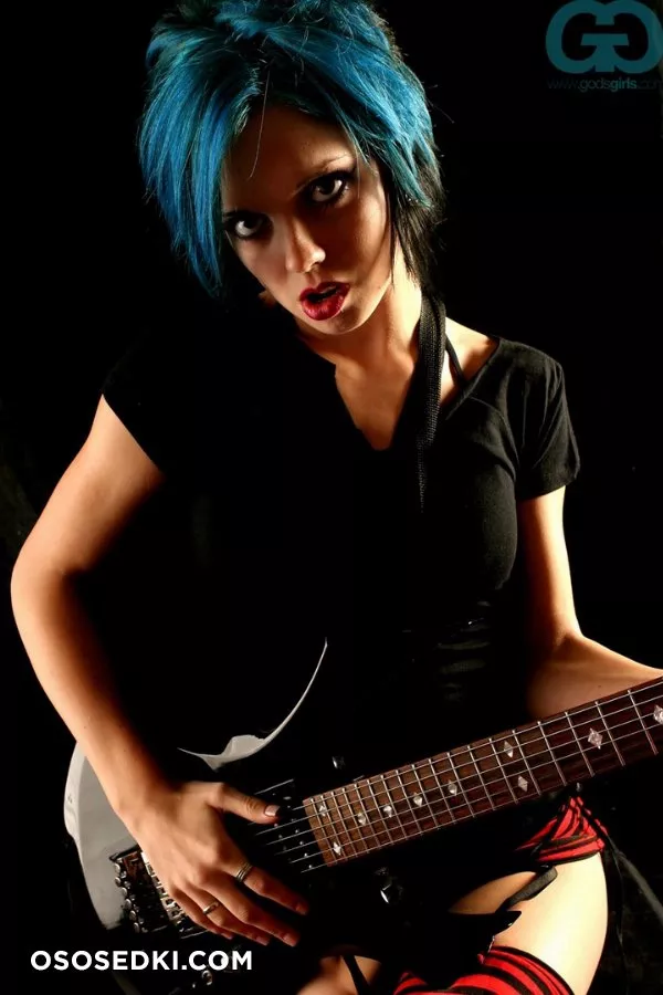 SaraOnTheInternet. Striped Stockings. Guitar - 8