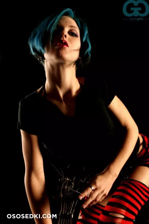 SaraOnTheInternet. Striped Stockings. Guitar - 32