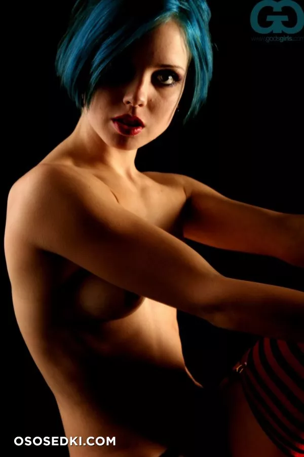 SaraOnTheInternet. Striped Stockings. Guitar - 87