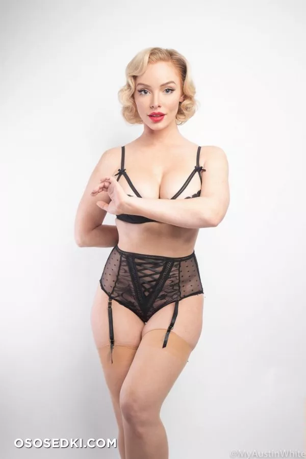 Austin White -  pin-up - 21