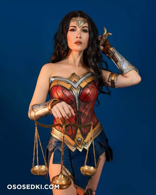 Hendoart - Wonder Woman patreon cosplay set - 6