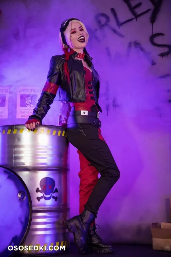 Nichameleon - Harley Quinn patreon cosplay set - 8