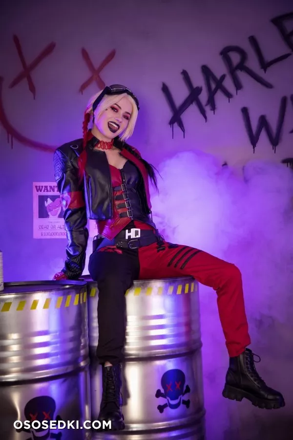 Nichameleon - Harley Quinn patreon cosplay set - 22